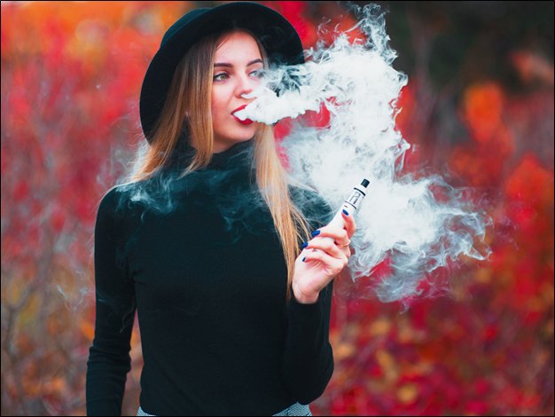 Does Vaping Make your clothes smell ? - Select Vape Club