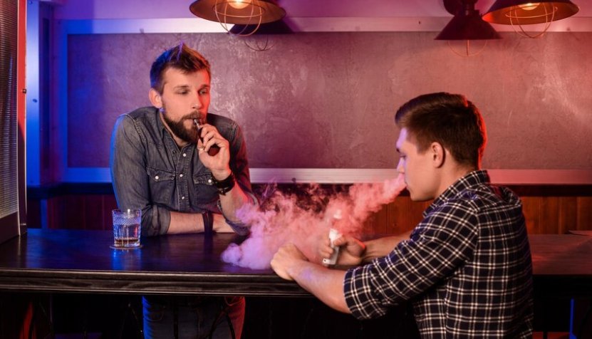 SMOK Mag Grip Vape Kit: Power and Style in One Package